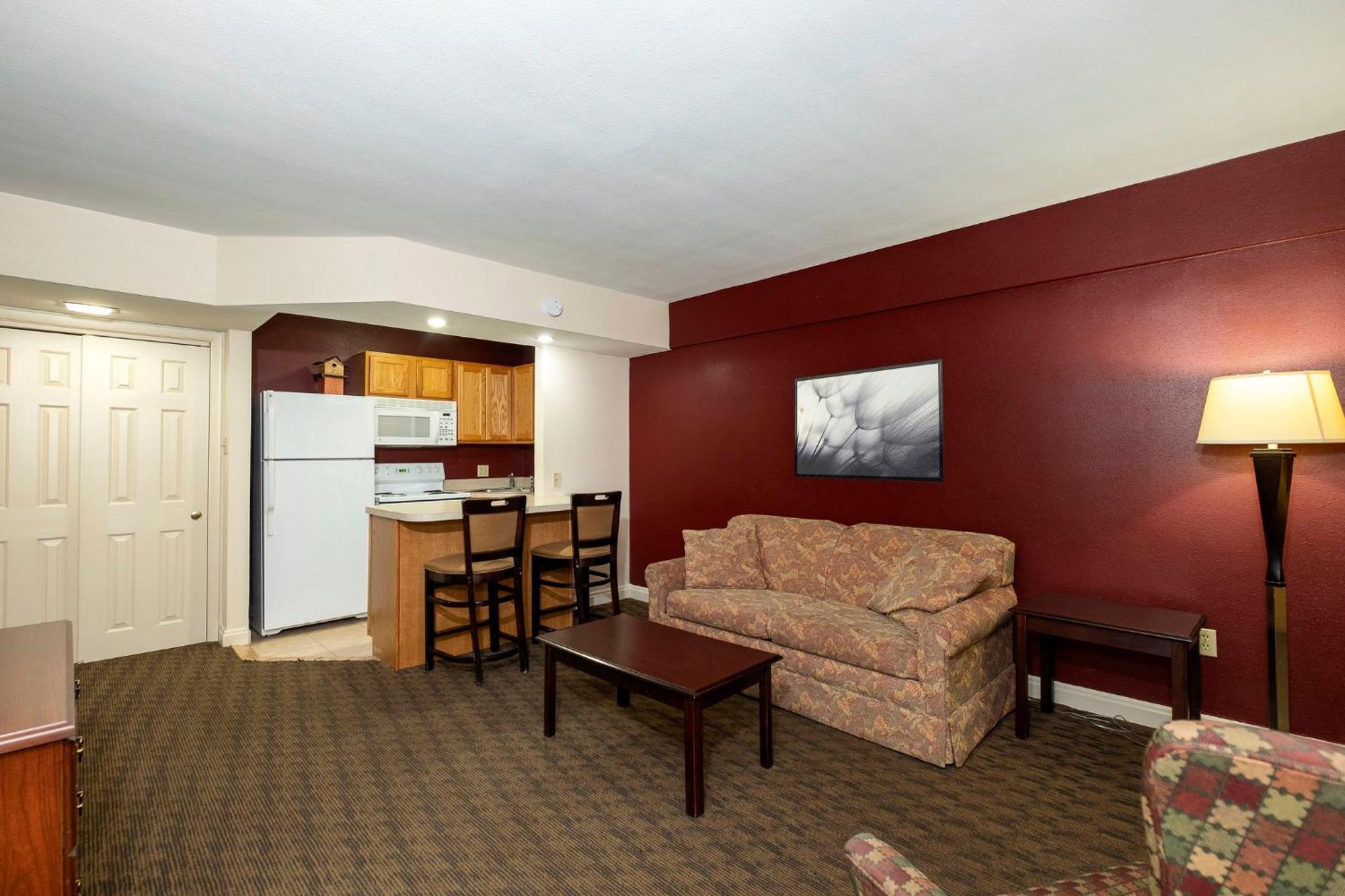 Red Roof Inn & Suites Hazleton Exterior foto