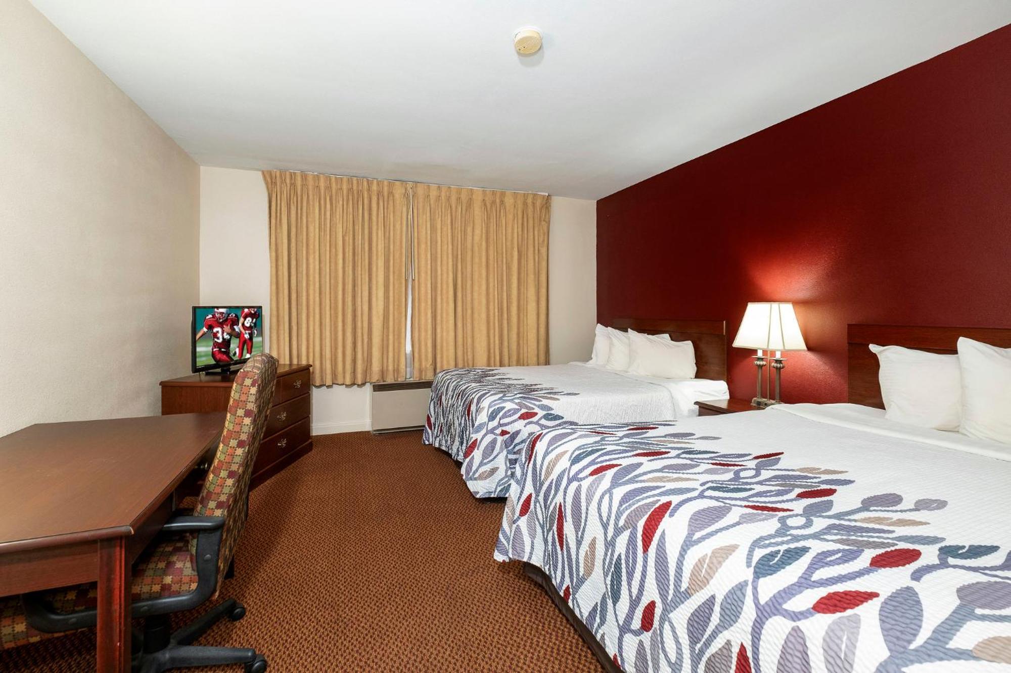 Red Roof Inn & Suites Hazleton Exterior foto